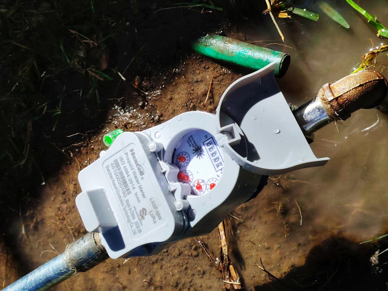 Hexcell collabore à des projets pilotes de compteurs d'eau dans des pays africains (de l'initiation à la mise en service sur site)